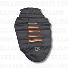 Housse De Selle BKS -Derbi DRD Pro (2006-2014) - Evo black v2 chrome orange