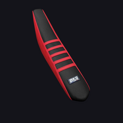 Housse de selle cross Beta — Noire et rouge, cousue main par BKS
