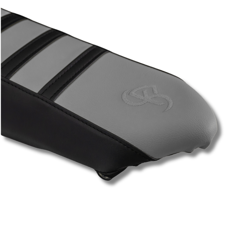 SUZUKI BKS ONE GRIS — HOUSSE DE SELLE — détail
