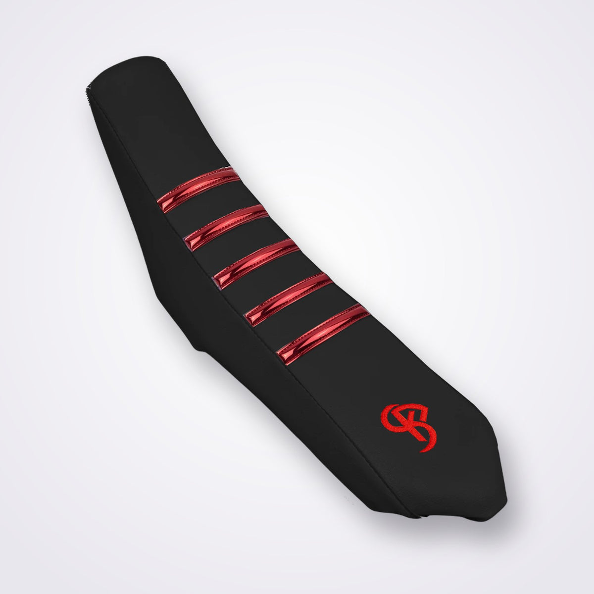 Fond blanc v3 — EVO BLACK ROUGE — HOUSSE DE SELLE — finition chrome